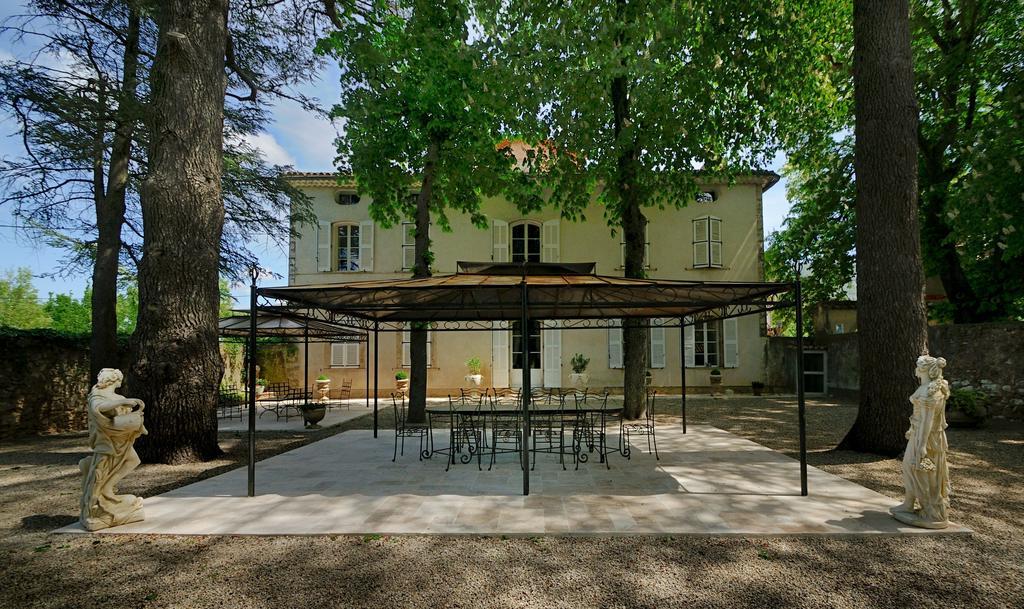 Domaine De Majastre Panzió Bauduen Kültér fotó