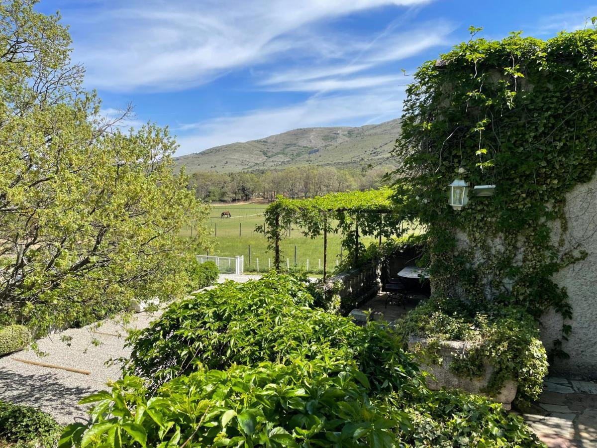 Domaine De Majastre Panzió Bauduen Kültér fotó