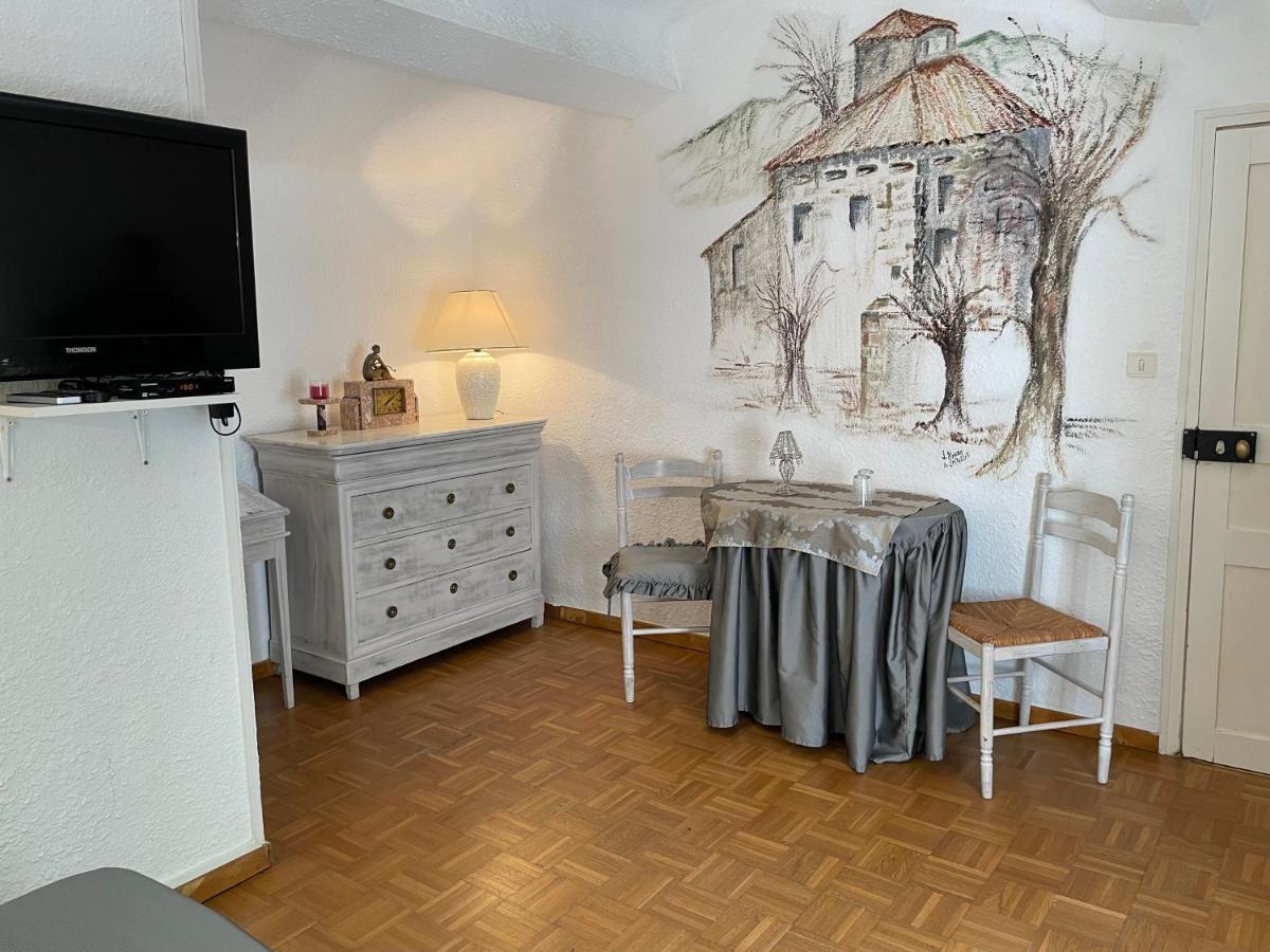 Domaine De Majastre Panzió Bauduen Kültér fotó