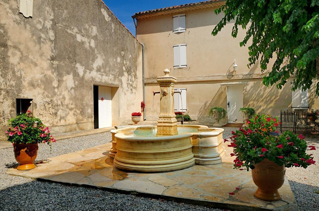Domaine De Majastre Panzió Bauduen Kültér fotó