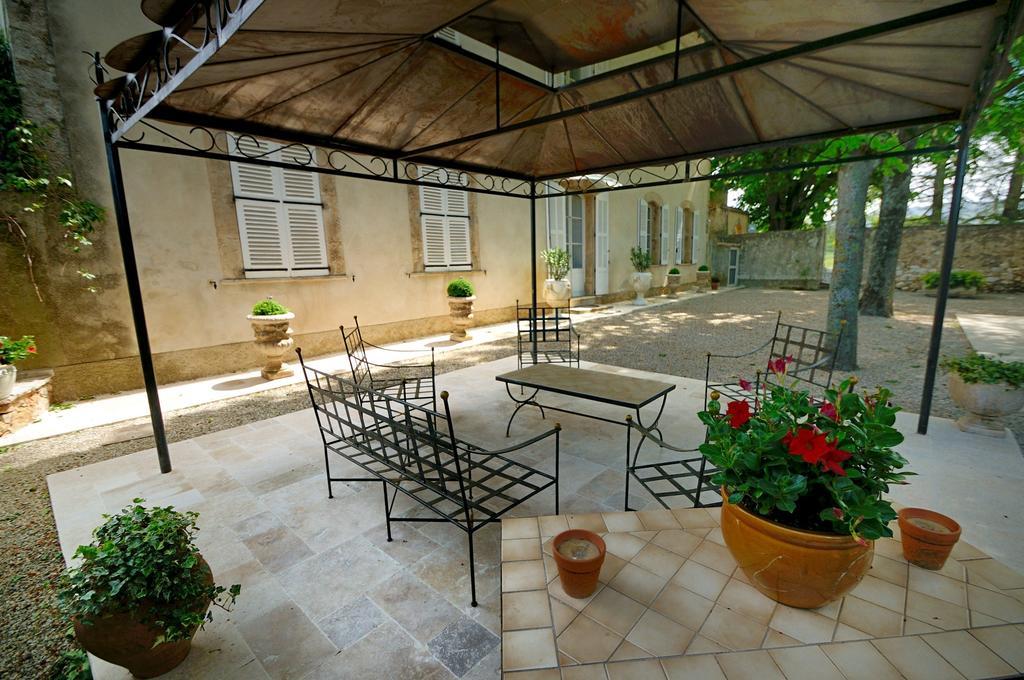 Domaine De Majastre Panzió Bauduen Kültér fotó