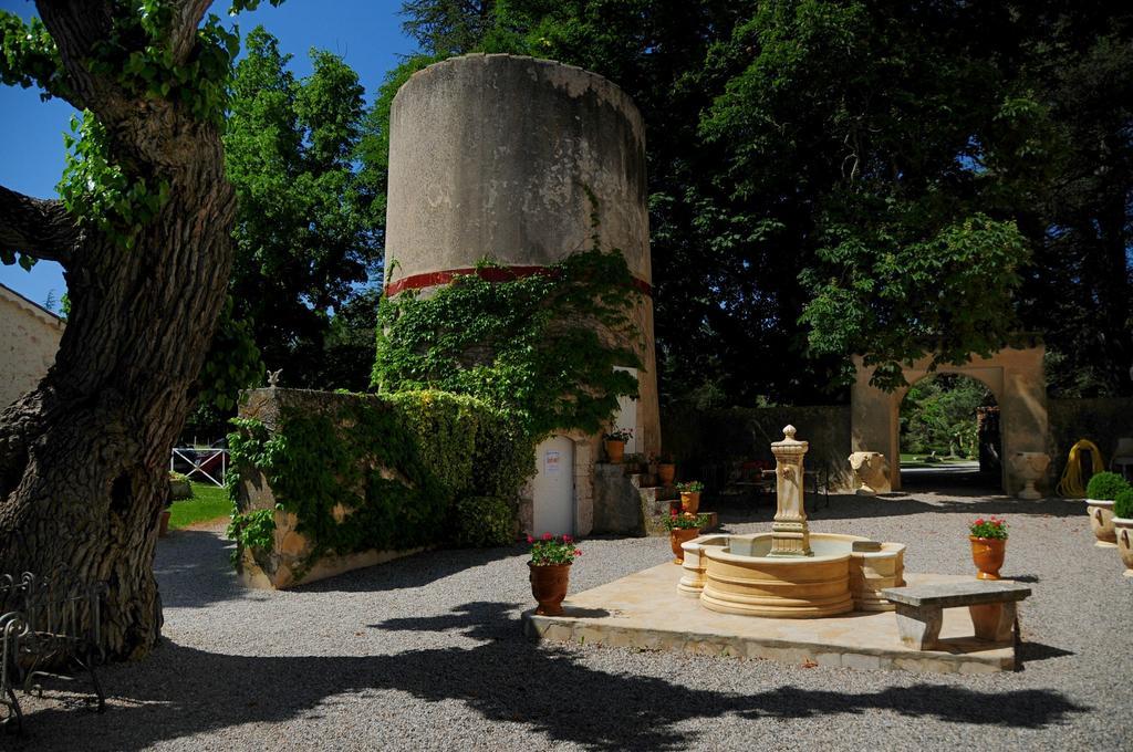 Domaine De Majastre Panzió Bauduen Kültér fotó