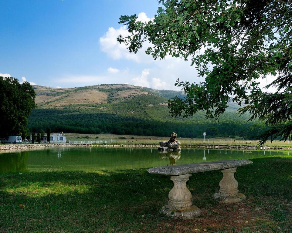 Domaine De Majastre Panzió Bauduen Kültér fotó
