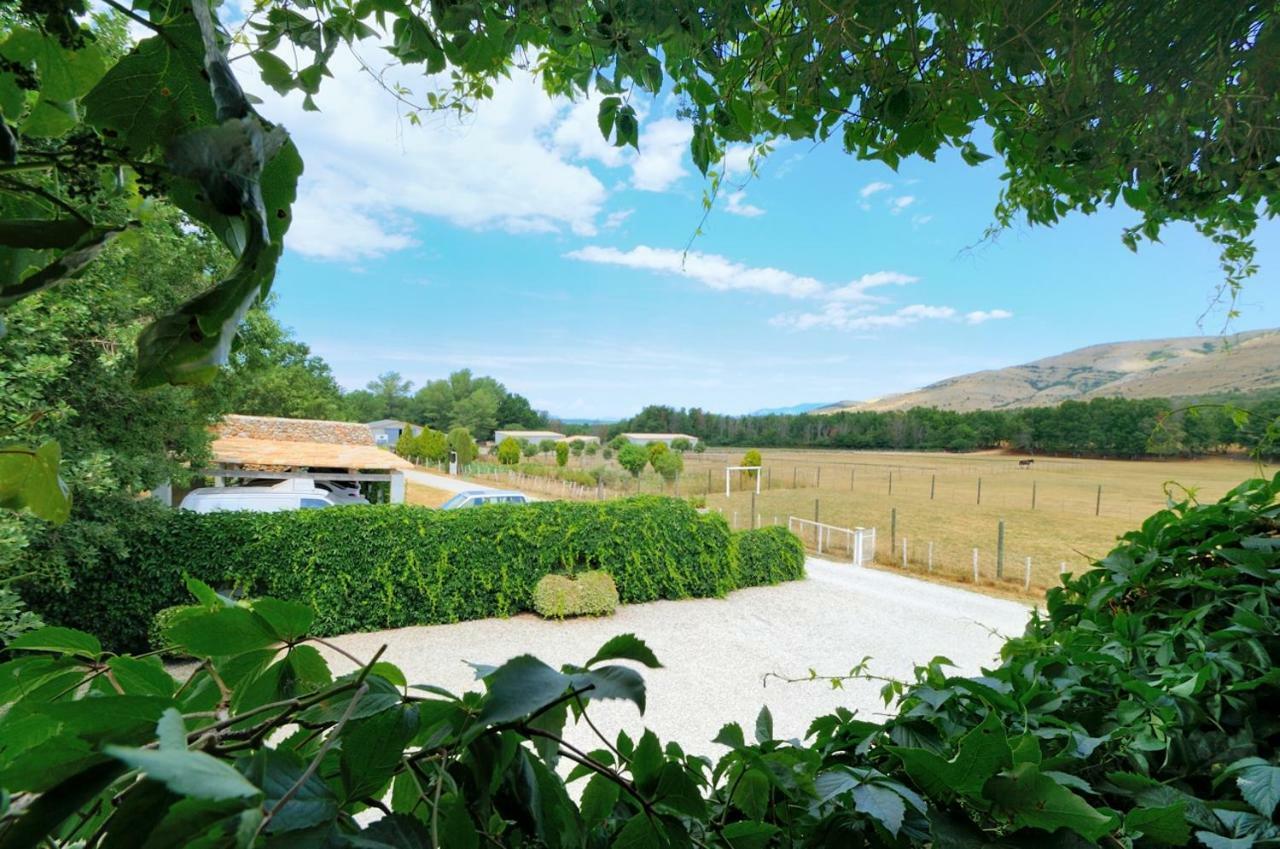 Domaine De Majastre Panzió Bauduen Kültér fotó
